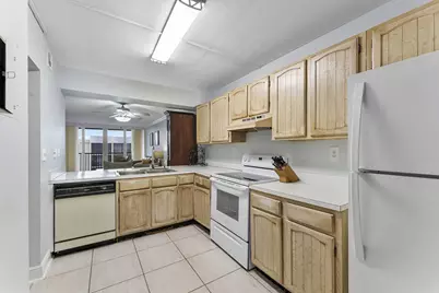 8 N Royal Palm Way #6040, Boca Raton, FL 33432 - Photo 7