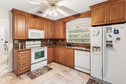 14681 N Beckley Square, Davie, FL 33325 - Photo 9