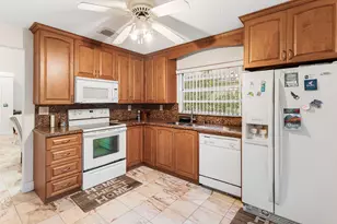 14681 N Beckley Square, Davie, FL 33325 - Photo 9