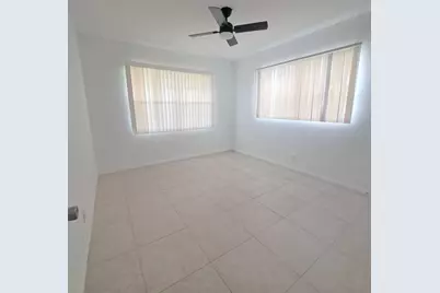 109 E Salisbury E, West Palm Beach, FL 33417 - Photo 3