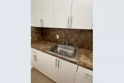 6910 Byron Avenue #3, Miami Beach, FL 33141 - Photo 5