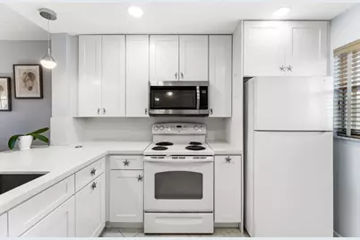 3654 Via Poinciana #504, Lake Worth, FL 33467 - Photo 3