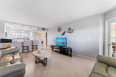 3654 Via Poinciana #504, Lake Worth, FL 33467 - Photo 11