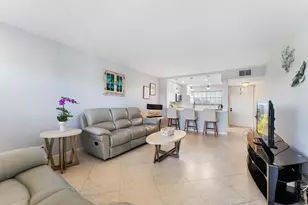 3654 Via Poinciana, Lake Worth, FL 33467 - Photo 9