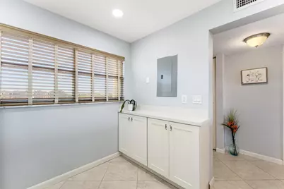 3654 Via Poinciana #504, Lake Worth, FL 33467 - Photo 5
