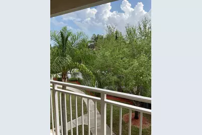 6418 Emerald Dunes  W/Garage #305, West Palm Beach, FL 33411 - Photo 11
