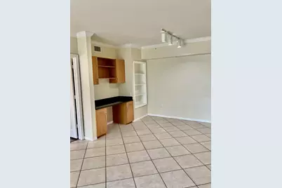 6418 Emerald Dunes  W/Garage #305, West Palm Beach, FL 33411 - Photo 3