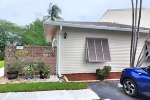 200 E Hemingway Cir, Margate, FL 33063 - Photo 1