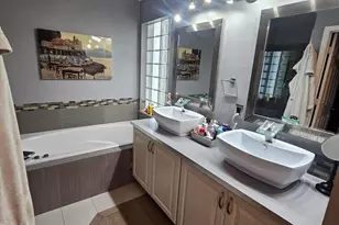 2053 Normandy Cir, West Palm Beach, FL 33409 - Photo 11