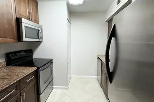 8886 SW 3rd St, Pembroke Pines, FL 33025 - Photo 5