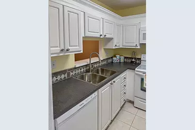 3505 NW 48th Avenue #403, Lauderdale Lakes, FL 33319 - Photo 5