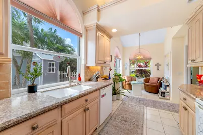 2370 Saratoga Bay Drive, West Palm Beach, FL 33409 - Photo 9