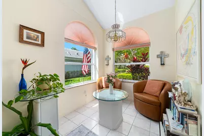2370 Saratoga Bay Drive, West Palm Beach, FL 33409 - Photo 9