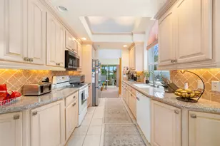 2370 Saratoga Bay Dr, West Palm Beach, FL 33409 - Photo 11
