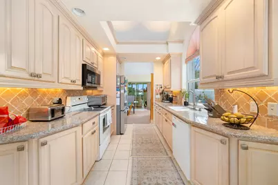 2370 Saratoga Bay Drive, West Palm Beach, FL 33409 - Photo 11