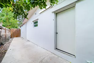 668 Snead Cir, West Palm Beach, FL 33413 - Photo 19