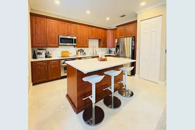 6956 Julia Gardens Drive, Coconut Creek, FL 33073 - Photo 7