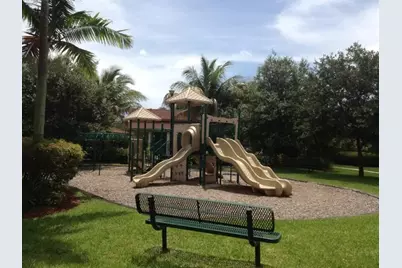 6956 Julia Gardens Drive, Coconut Creek, FL 33073 - Photo 25