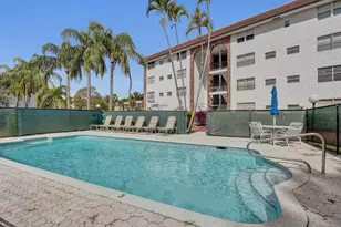 3910 Crystal Lake Dr, Deerfield Beach, FL 33064 - Photo 3