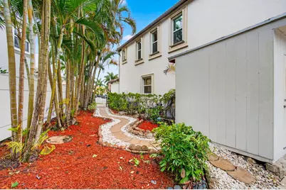 9732 Phipps Lane, Wellington, FL 33414 - Photo 15