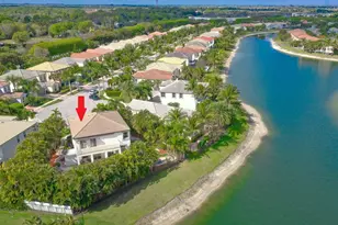 9732 Phipps Ln, Wellington, FL 33414 - Photo 3