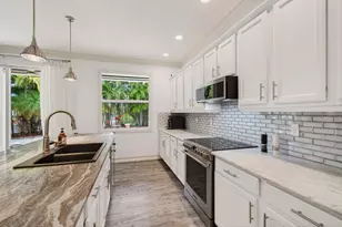 9732 Phipps Ln, Wellington, FL 33414 - Photo 37