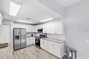 2890 1st Pl, Vero Beach, FL 32968 - Photo 9