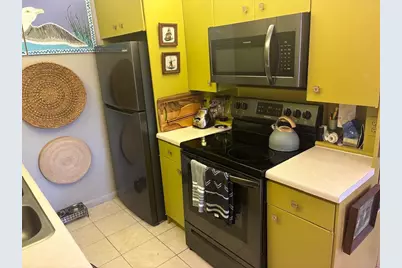 2002 Oakridge A #2002, Deerfield Beach, FL 33442 - Photo 11