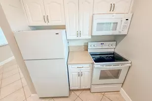 541 NE 44th St, Boca Raton, FL 33431 - Photo 5