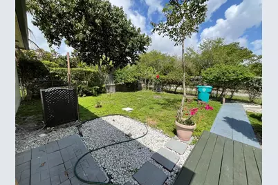 12055 NE 9th Avenue, Biscayne Park, FL 33161 - Photo 23