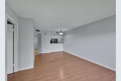 906 Twin Lakes Drive #8-j, Coral Springs, FL 33071 - Photo 7