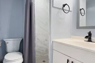 902 NE 34th St, Oakland Park, FL 33334 - Photo 23