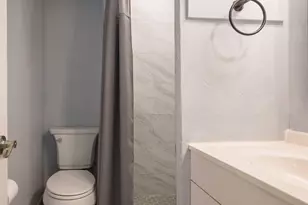 902 NE 34th St, Oakland Park, FL 33334 - Photo 35