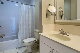 902 NE 34th St, Oakland Park, FL 33334 - Photo 39