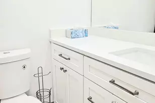 5860 NW 44th St, Lauderhill, FL 33319 - Photo 7