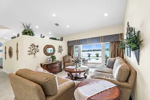 1966 SW 105th Ave, Davie, FL 33324 - Photo 9