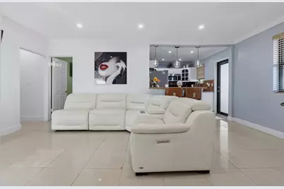 4970 E Palm Court, Hialeah, FL 33013 - Photo 7