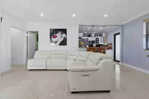 4970 E Palm Ct, Hialeah, FL 33013 - Photo 7