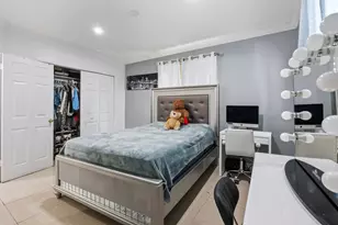 4970 E Palm Ct, Hialeah, FL 33013 - Photo 19