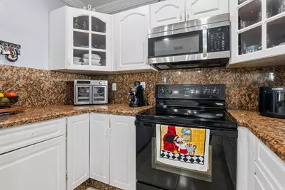 4970 E Palm Court, Hialeah, FL 33013 - Photo 11