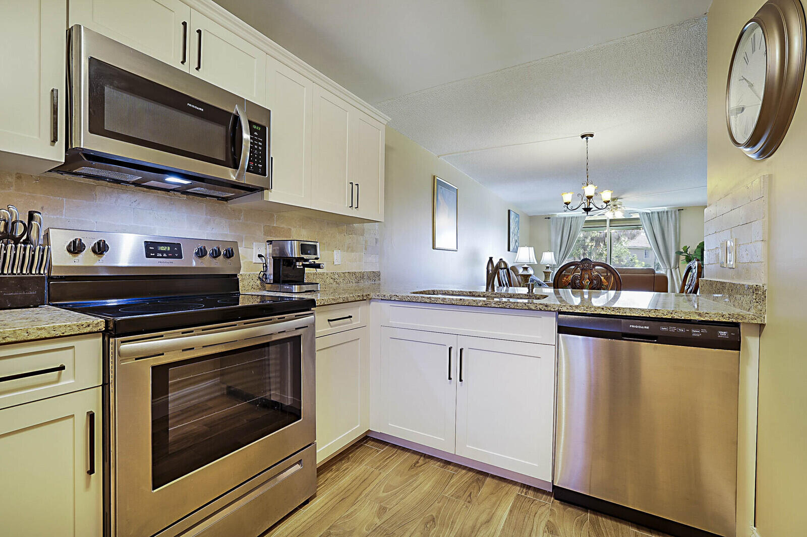 2541 Aragon Blvd #202 - 2541 Aragon Blvd #202, Sunrise, FL 33322 Luxury Property | Jose Angel Pina