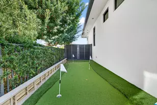 520 Golden Harbour Dr, Boca Raton, FL 33432 - Photo 23