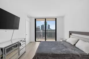 55 SW 9th St, Miami, FL 33130 - Photo 11