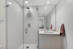 55 SW 9th St, Miami, FL 33130 - Photo 15