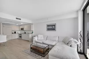 55 SW 9th St, Miami, FL 33130 - Photo 3