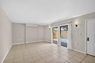 904 9th Ct, Palm Beach Gardens, FL 33410 - Photo 5