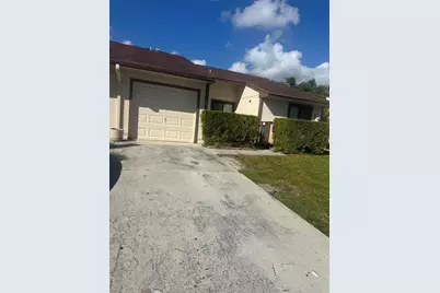 27 Kensington Lane, Boynton Beach, FL 33426 - Photo 1