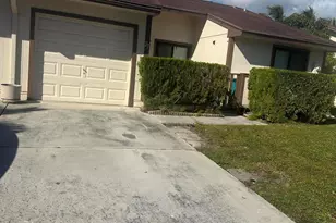 27 Kensington Ln, Boynton Beach, FL 33426 - Photo 1