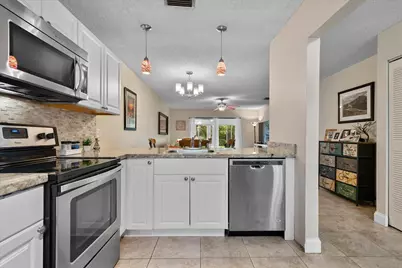 162 Lake Susan Lane, West Palm Beach, FL 33411 - Photo 7