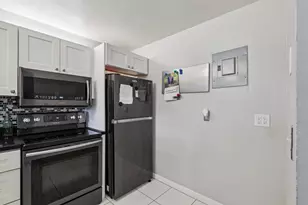 6500 Cypress Rd, Plantation, FL 33317 - Photo 9